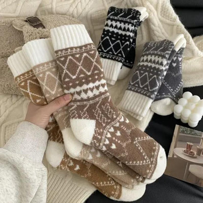 Thick, warm winter socks with an ethnic diamond print.