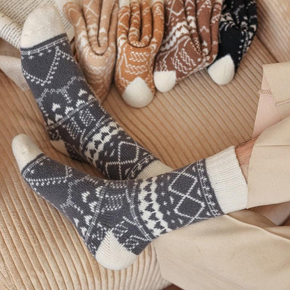 Thick, warm winter socks with an ethnic diamond print.