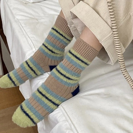 Women Winter Outdoor Plush Striped Socks