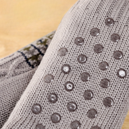 Non-slip socks for autumn and winter.